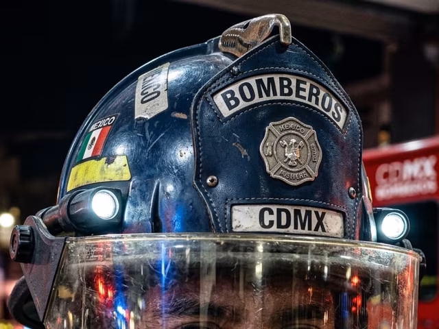 Casco Cairns 990 Composite — Cairns NFPA 1970